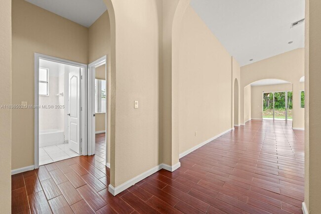 Building Photo - 1200 NE 37th Ave