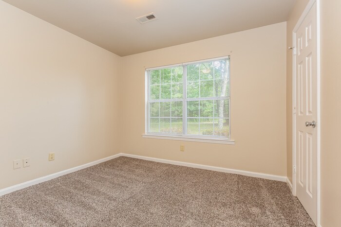 Building Photo - 105 Indian Bluff Dr