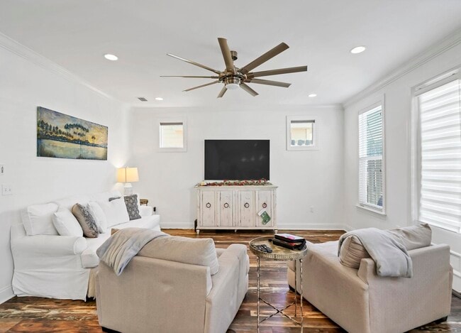 Building Photo - 175 Christian Dr