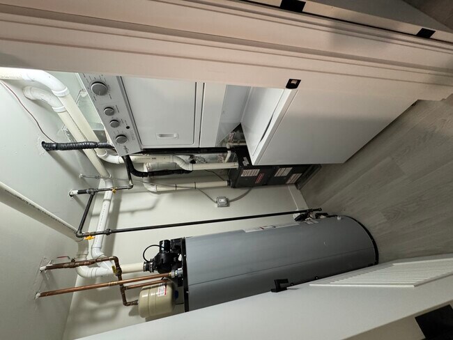 Building Photo - 1414 E 65th Pl