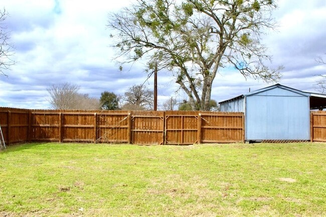 Building Photo - 1221 Giddings St