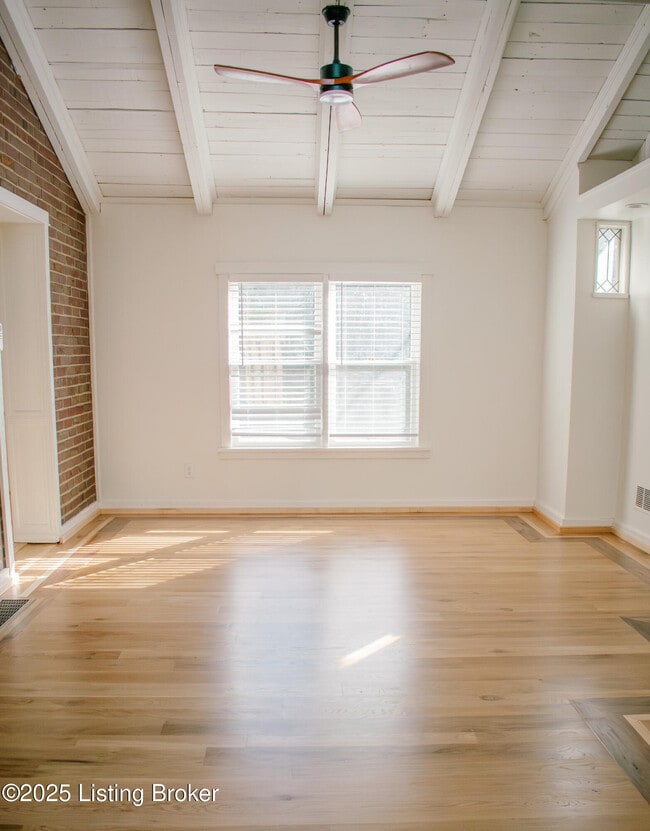 Building Photo - 2725 Brownsboro Rd