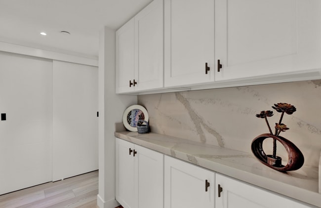 Building Photo - 750 State St