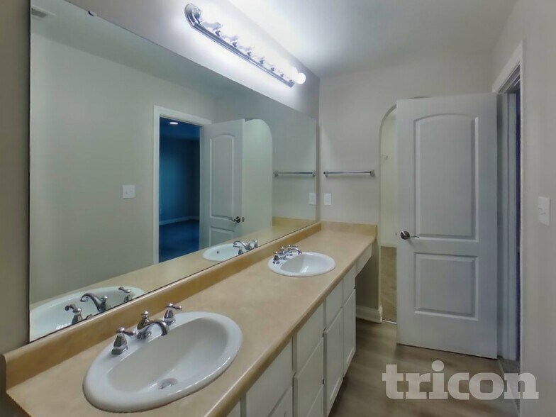 Building Photo - 2619 Harshaw Ct