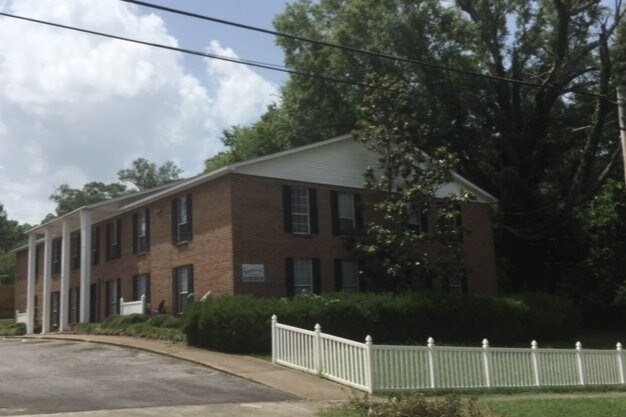 Primary Photo - 513 Newton St