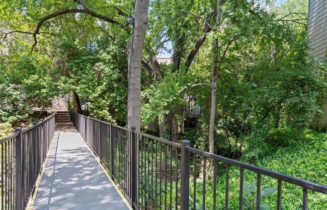 Building Photo - 1135 Barton Hills Dr
