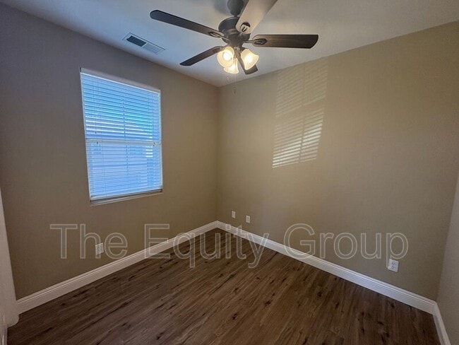 Building Photo - 1424 N Oliveto Ct