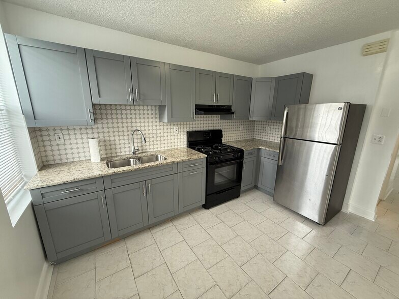 Building Photo - 1115 11th St