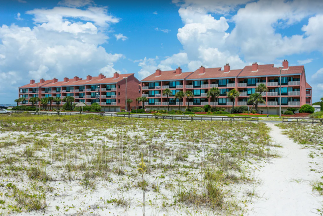 Building Photo - 1390 Fort Pickens Rd