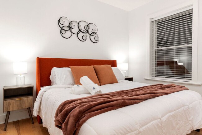 Building Photo - 618 W Patterson Ave