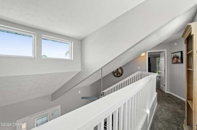 Building Photo - 302 Beacon Rd
