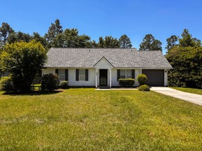 Building Photo - Charming 3 Bed 2 Bath Home in Cameron