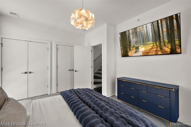 Building Photo - 284 Alfred St