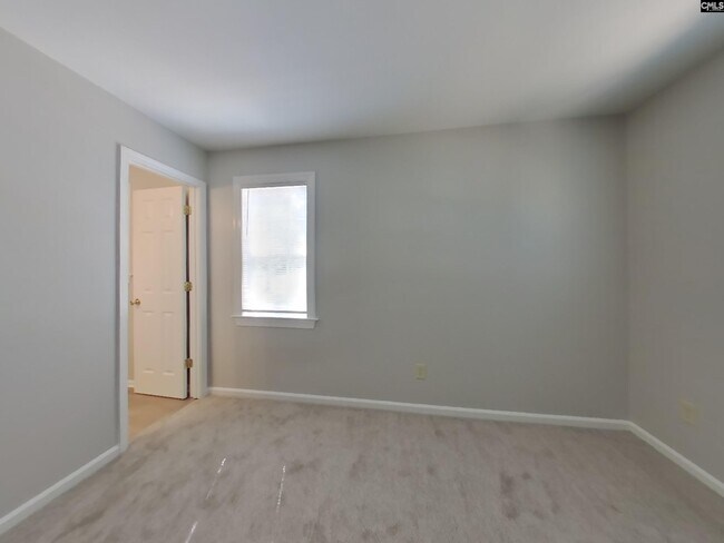 Building Photo - 120 Kenton Dr