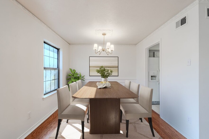 Building Photo - 3325 Shady Hollow Ln