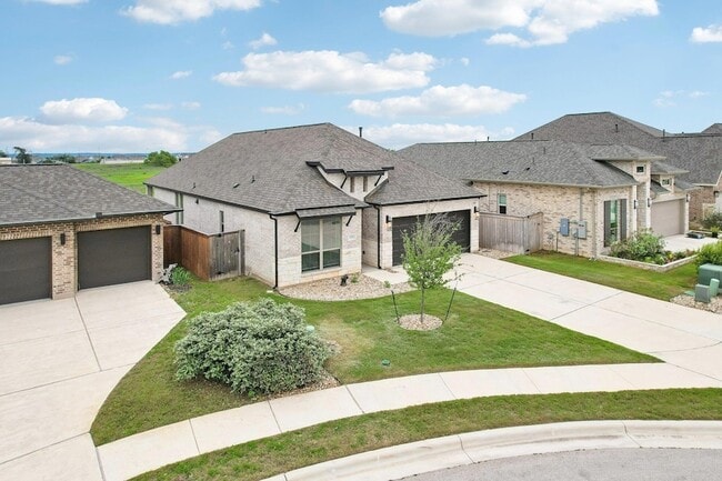 Building Photo - 133 Plumbago Loop
