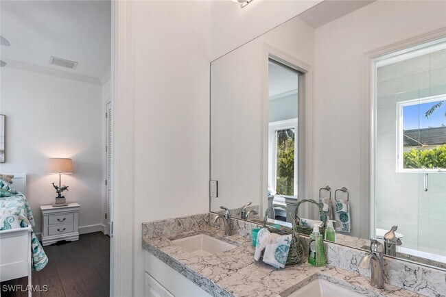 Building Photo - 2540 Half Moon Walk