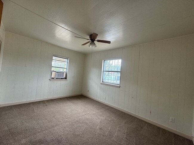 Building Photo - 1308 S Lea Ave