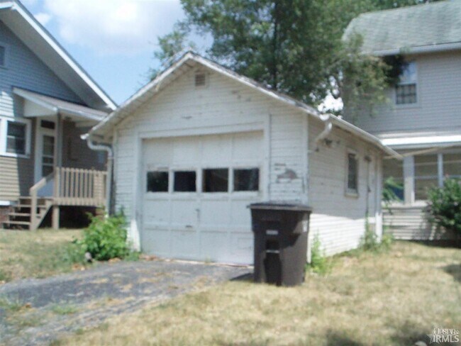 Building Photo - 636 Huffman St