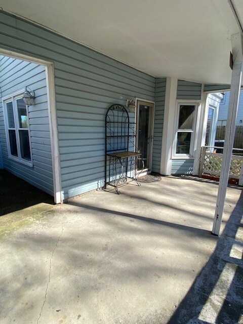 Building Photo - 5381 Lynbrook Landing