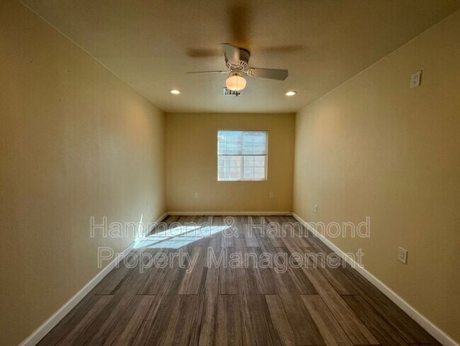 Building Photo - 12110 Bromont Ave