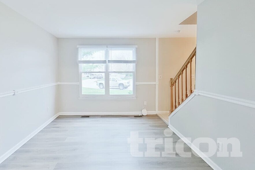 Building Photo - 4 Sapphire Ct