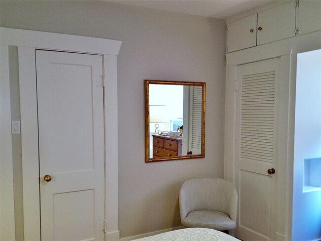 Building Photo - 1018 Highland St