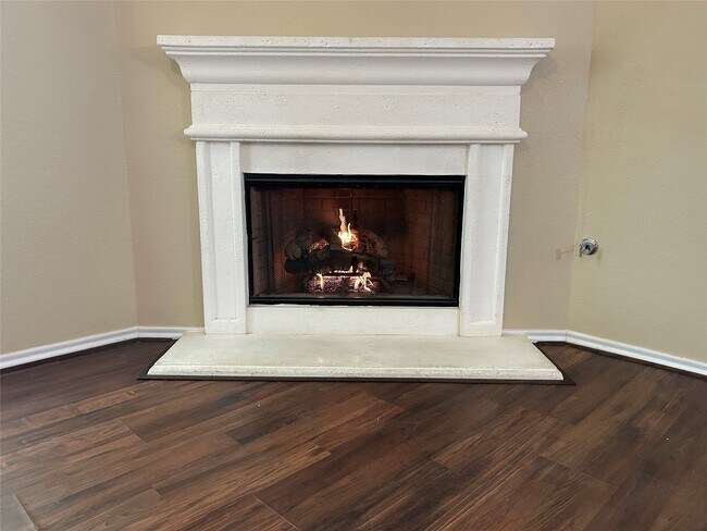 Building Photo - 25111 Country Gate Dr