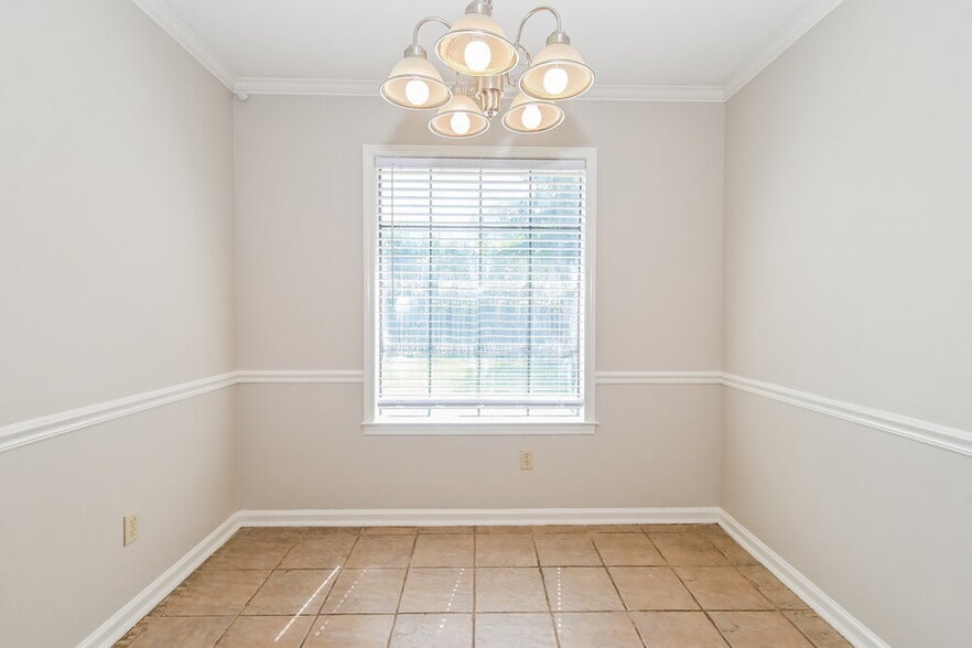 Building Photo - 5818 Southbend Ln