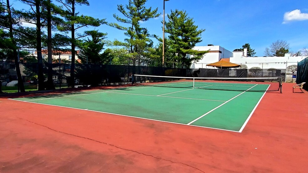 Building Photo - 14 Cerone Ct