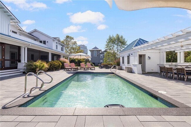 Building Photo - 46 Carnegie Heights Dr