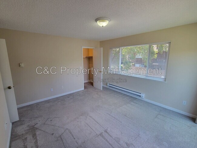 Building Photo - 1506 Parkway Dr
