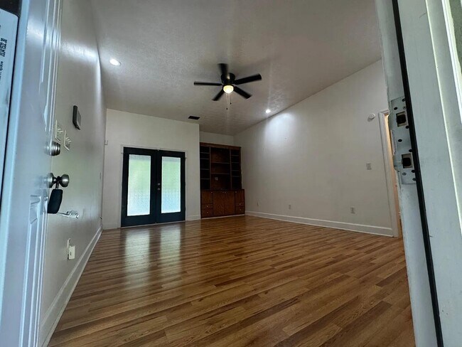 Building Photo - 1088 Pierce Rd