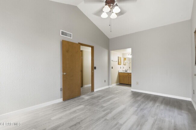Building Photo - 6900 Imperial Ridge Dr