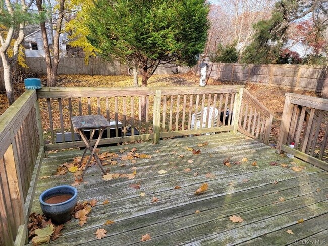 Building Photo - 150 Ponquogue Ave