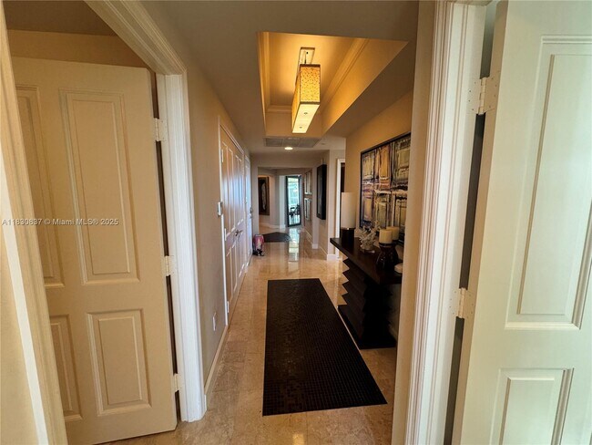 Building Photo - 17875 Collins Ave
