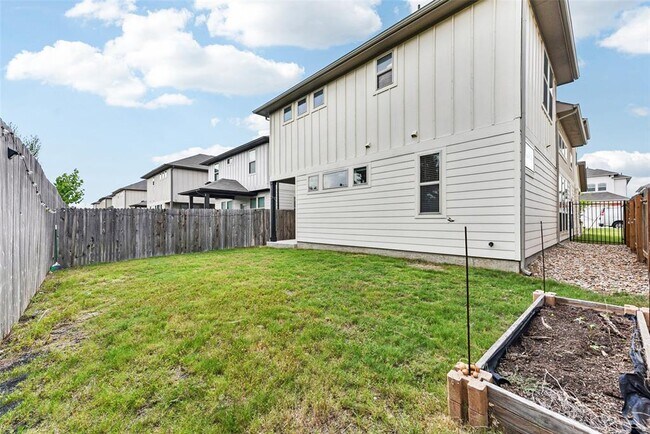 Building Photo - 164 MacArthur Dr