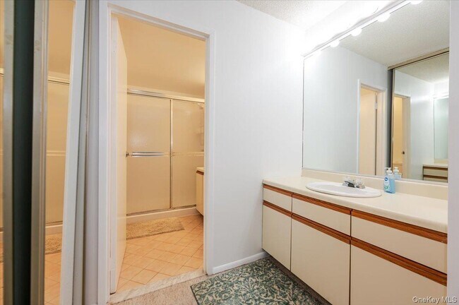 Building Photo - 730 W Broadway