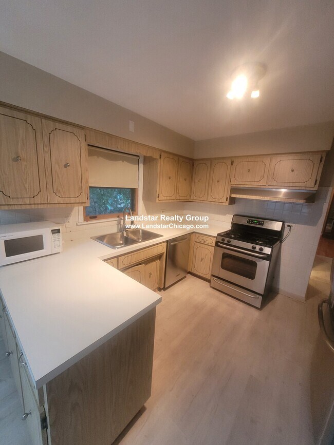 Building Photo - 4628 Plainfield
