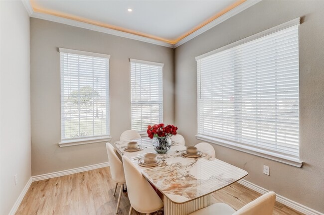 Building Photo - 416 Sonata St