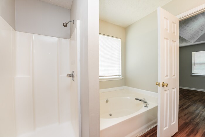 Building Photo - 818 Burton Ridge Dr