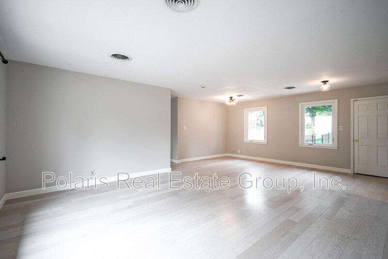 Building Photo - 40 Bailey Ct