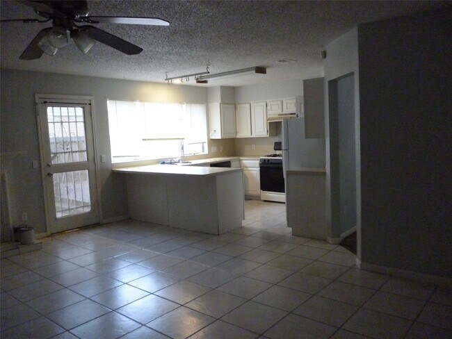 Building Photo - 3243 Battle Ridge Ln