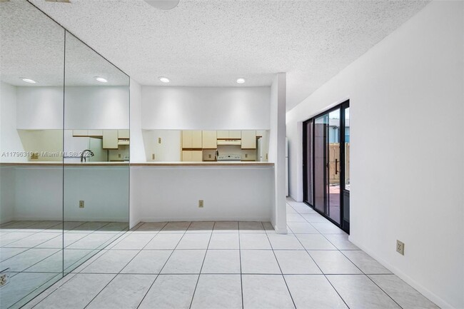 Building Photo - 3199 Cocoplum Cir