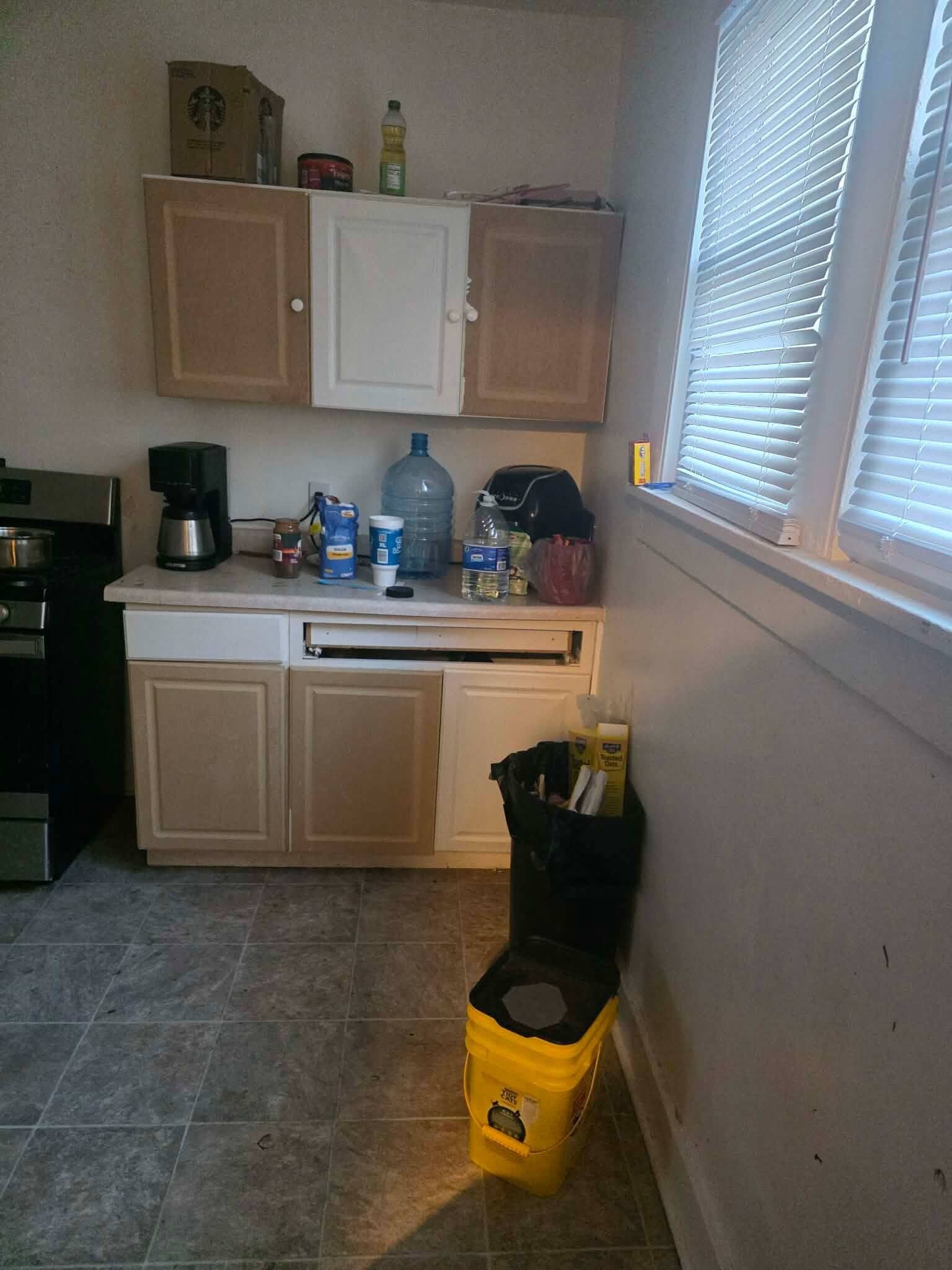 Building Photo - 1729 N Woodford St