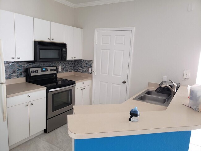 Building Photo - 3751 Conroy Rd