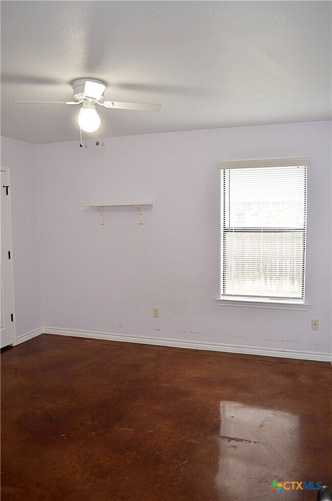 Building Photo - 5900 Boxelder Trail