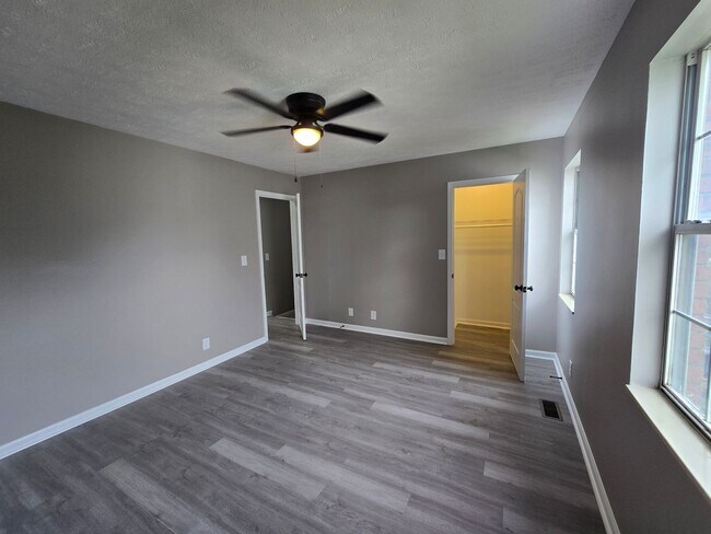 Building Photo - 1/2 OFF 1st Month's Rent