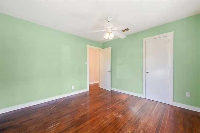 Building Photo - 300 Colson Ave