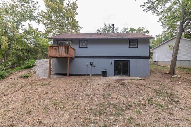 Building Photo - 5714 N Maple Ct